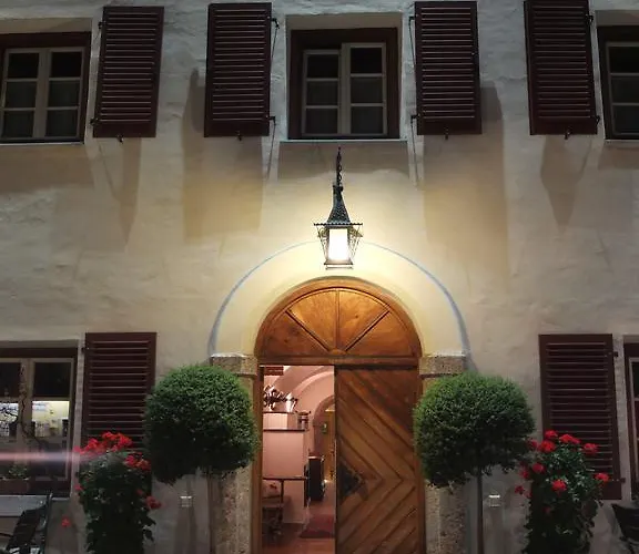 Herrnhaus * Брикслегг