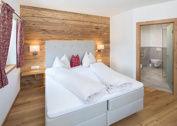 Herrnhaus * Брикслегг