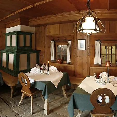 Herrnhaus